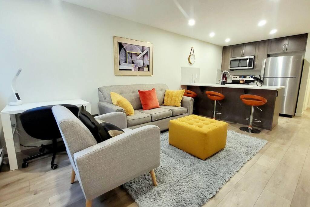 The Oliver - Cozy In Rockland Park, Nw Appartement Calgary